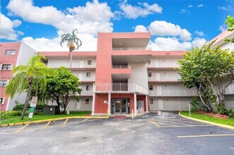 8425 NW 8th St in Miami, FL - Building Photo - Building Photo