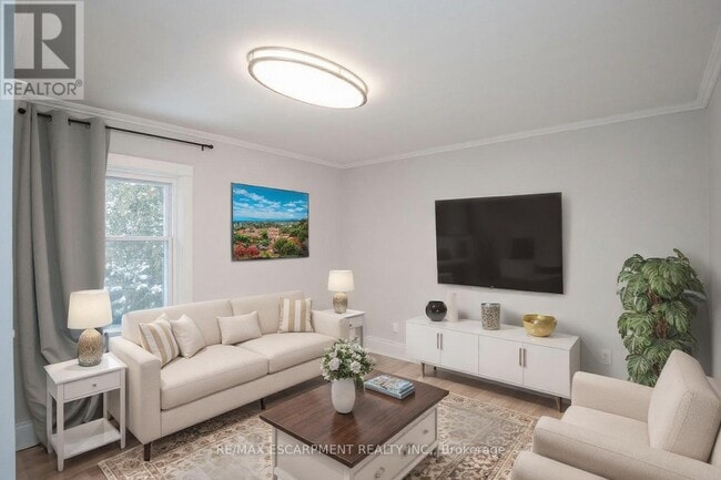 property at 22 Prospect St S