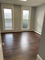 233 Washington St, Unit FIRST FLOOR in East Stroudsburg, PA - Building Photo