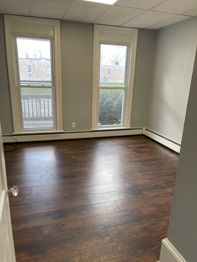 233 Washington St, Unit FIRST FLOOR