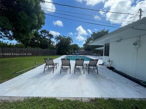 2115 Alamanda Dr in North Miami, FL - Building Photo - Building Photo