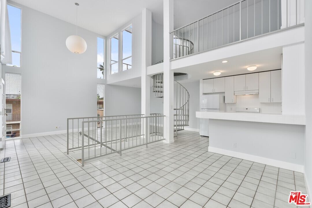 114 Fleet St in Marina Del Rey, CA - Building Photo