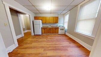 7151 Race St in Pittsburgh, PA - Building Photo