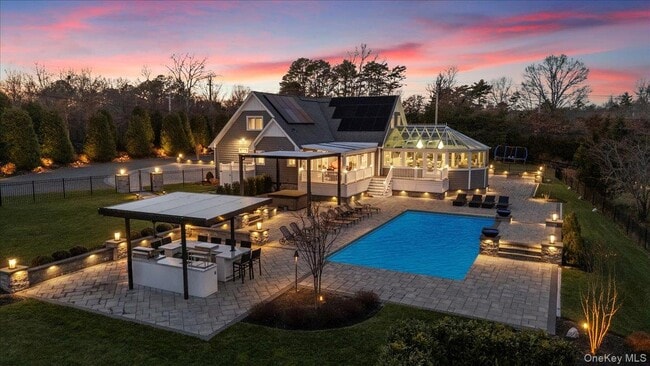 19 W Tiana Rd in Hampton Bays, NY - Building Photo - Building Photo