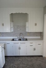 5337 E 11th St in Indianapolis, IN - Foto de edificio - Building Photo