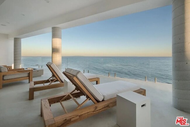 24864 Malibu Rd in Malibu, CA - Building Photo - Building Photo