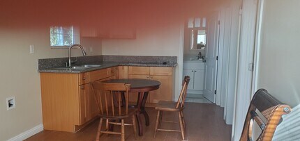 219 W Ash Ave in Burbank, CA - Building Photo - Building Photo