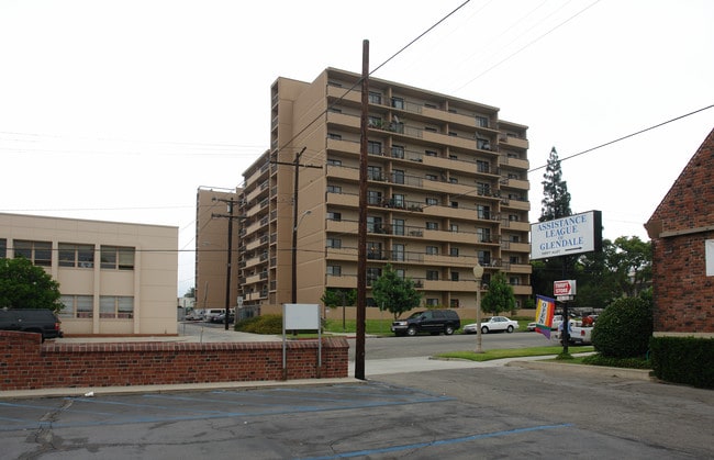 Casa de la Paloma in Glendale, CA - Foto de edificio - Building Photo