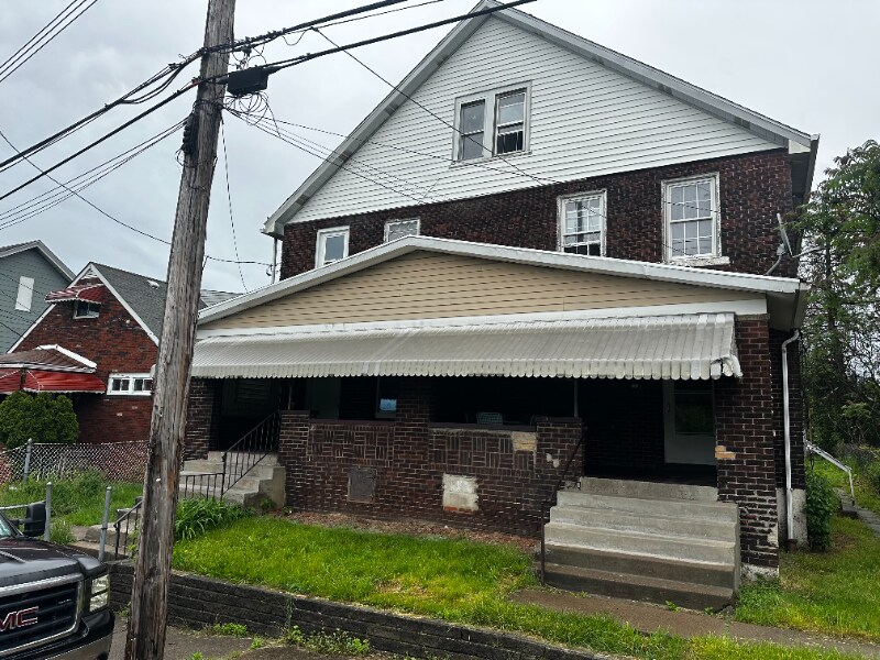 935 High St in Duquesne, PA - Building Photo
