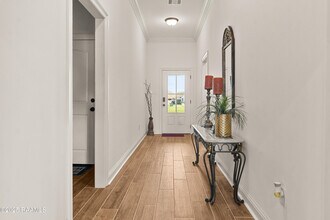 120 Sugar Crest Dr in Youngsville, LA - Building Photo - Building Photo