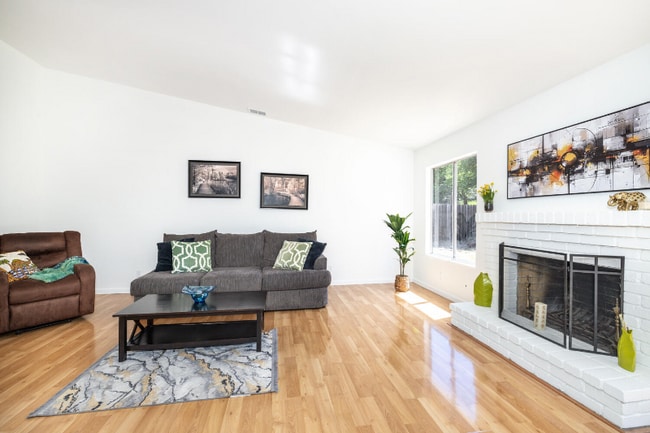 244 Pepperwood St in Hercules, CA - Building Photo - Building Photo