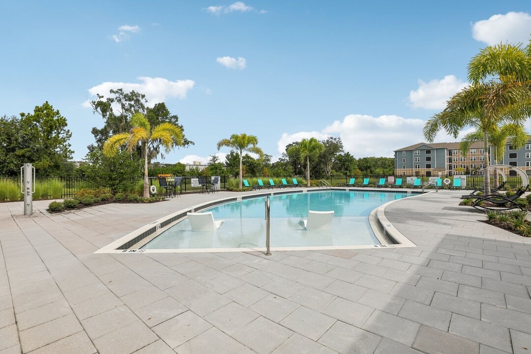 Dream Kissimmee in Kissimmee, FL - Building Photo