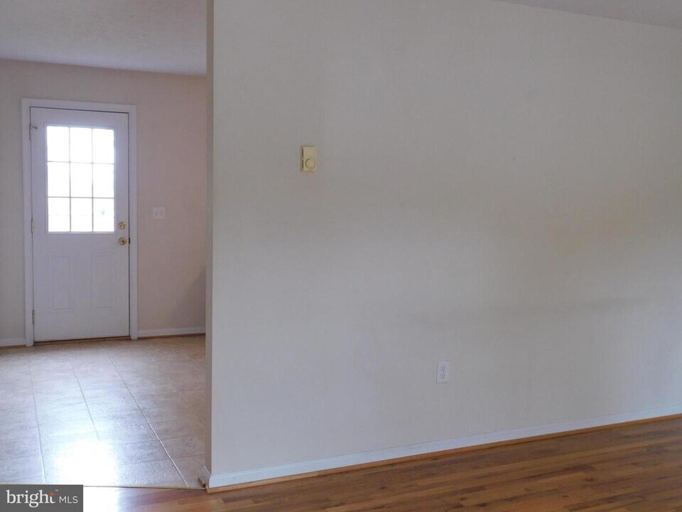 112 Waterford Ln in Winchester, VA - Building Photo