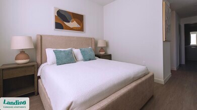 9235 W Russell Rd, Unit 214 in Las Vegas, NV - Foto de edificio - Building Photo