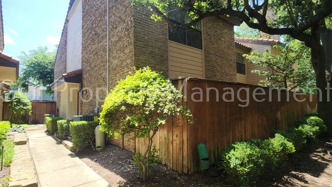 property at 5626 Preston Oaks Rd