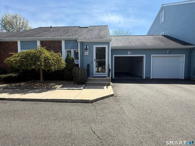 504 Sandstone Dr in South Windsor, CT - Building Photo - Building Photo