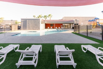 ORANGE GROVE in Las Vegas, NV - Foto de edificio - Building Photo