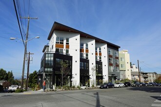 4400 Alaska in Seattle, WA - Foto de edificio - Building Photo