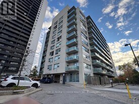 2464 Weston Rd in Toronto, ON - Building Photo
