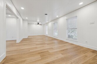 4947 Cheena Dr in Houston, TX - Building Photo - Building Photo