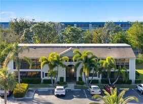 8171 S Woods Cir in Ft. Myers, FL - Building Photo