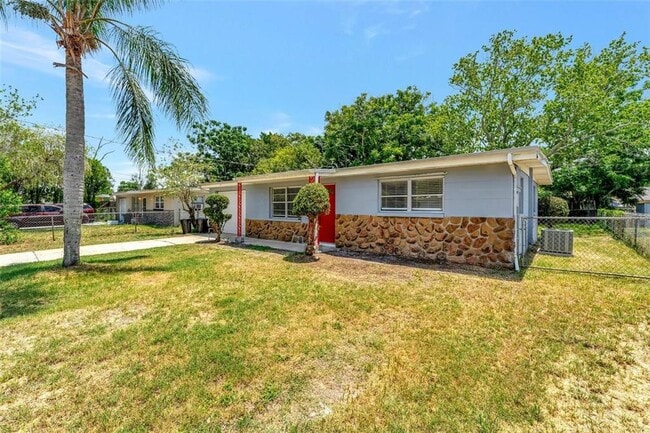 11134 Harding Dr in Port Richey, FL - Building Photo - Building Photo