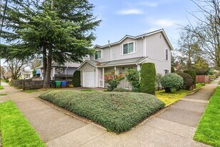 4906 SE Holgate Blvd in Portland, OR - Building Photo