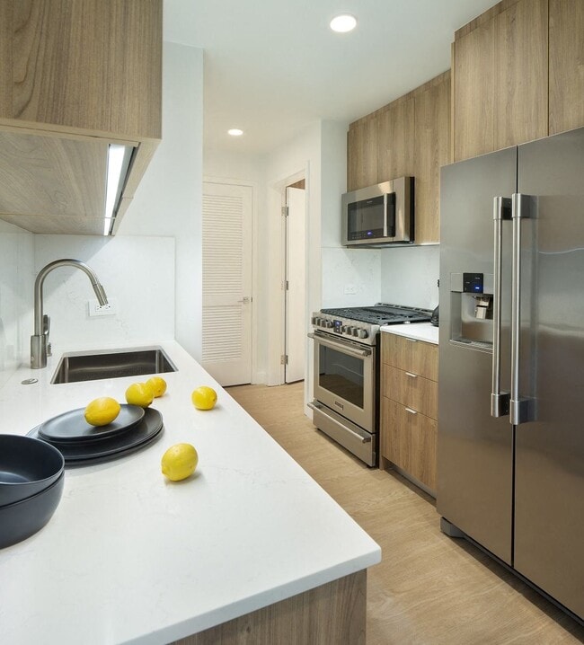 Olive Co-Living in Los Angeles, CA - Foto de edificio - Building Photo