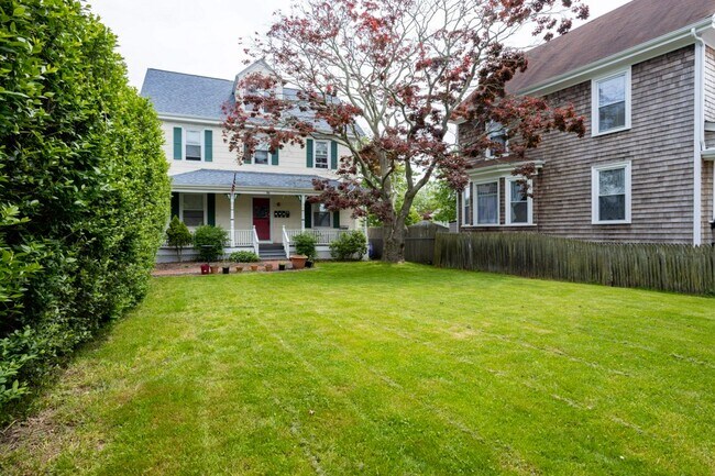 90 Gibbs Ave in Newport, RI - Foto de edificio - Building Photo