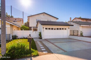 5841 Cape Horn Dr in Agoura Hills, CA - Building Photo