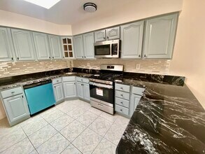 1208 44th St, Unit 2 in North Bergen, NJ - Building Photo - Building Photo