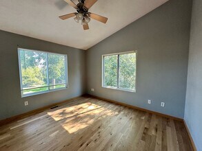 1331 Knollwood Ave in Kalamazoo, MI - Building Photo - Building Photo