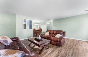 339 Yorkshire Pl in Morganville, NJ - Building Photo - Building Photo
