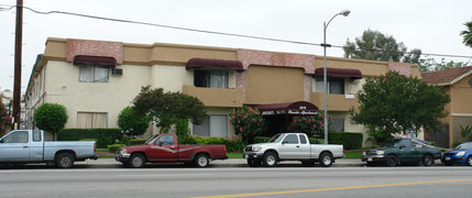 The Terraces II in Tarzana, CA - Building Photo - Building Photo