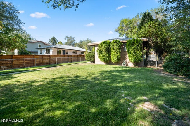 1245 Plumas St in Reno, NV - Building Photo - Building Photo