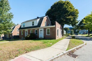 80 Concord Way in Portsmouth, NH - Building Photo