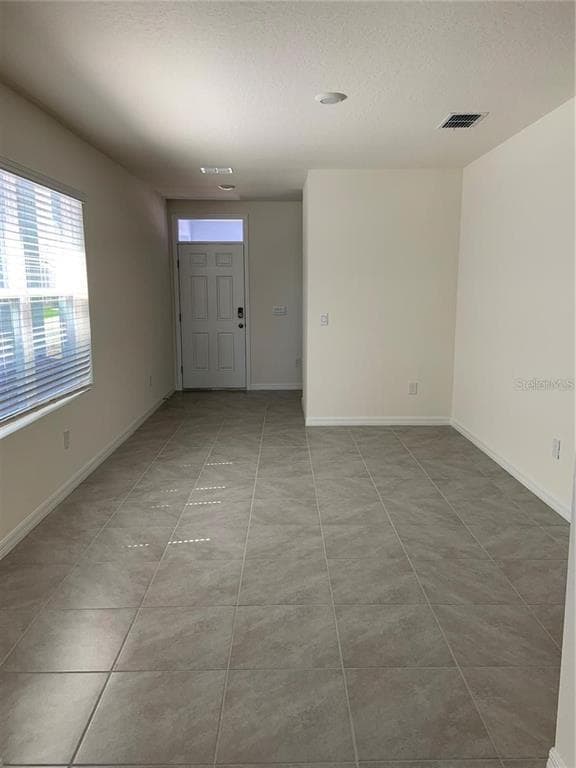 5518 Oxford Gray Rd in Zephyrhills, FL - Building Photo - Building Photo