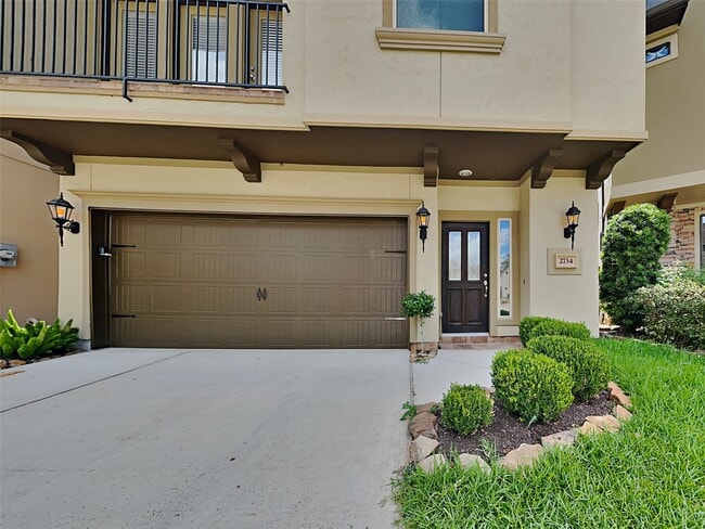 property at 2734 King's Retreat Cir