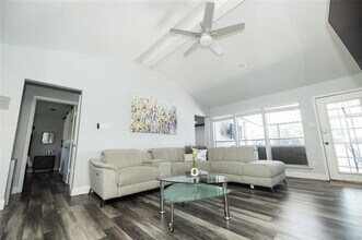 2256 Big Bend Dr in Carrollton, TX - Building Photo - Building Photo