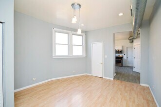 1154 W 17th St, Unit #1 in Chicago, IL - Foto de edificio - Building Photo