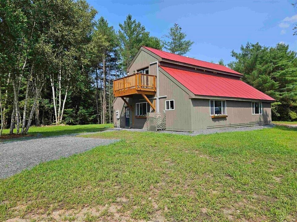 15 Mackenzie Ln in Campton, NH - Building Photo