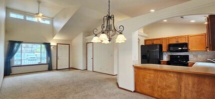 3016 W Versailles Dr in Coeur d'Alene, ID - Building Photo - Building Photo