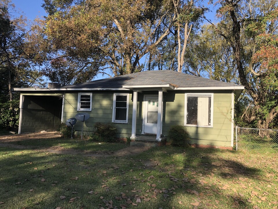 107 S 1st St in Monroe, LA - Building Photo