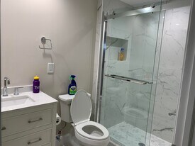 15 Russell Rd, Unit 2 in Somerville, MA - Building Photo