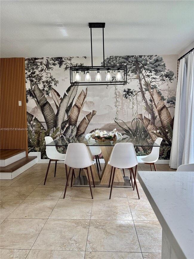 1034 NE 208th St in Miami, FL - Building Photo - Building Photo