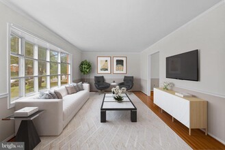 4222 Braeburn Dr in Fairfax, VA - Building Photo - Building Photo