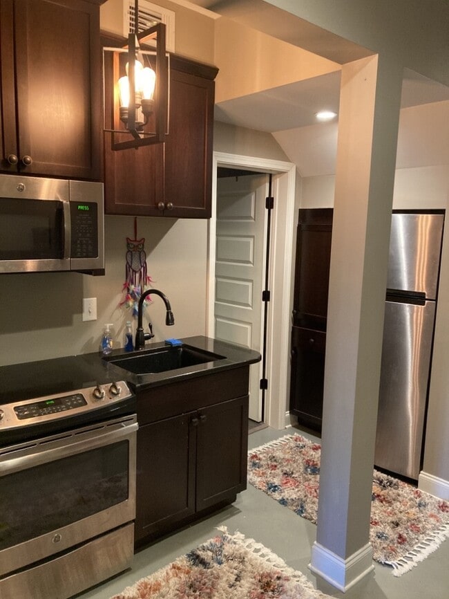 2 Alcovy Ct in Simpsonville, SC - Building Photo - Building Photo