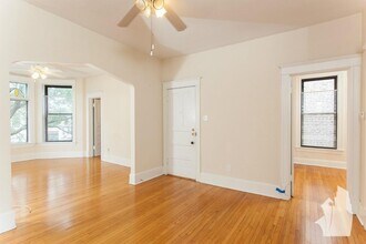 3525 N Wilton Ave, Unit 1F in Chicago, IL - Building Photo - Building Photo