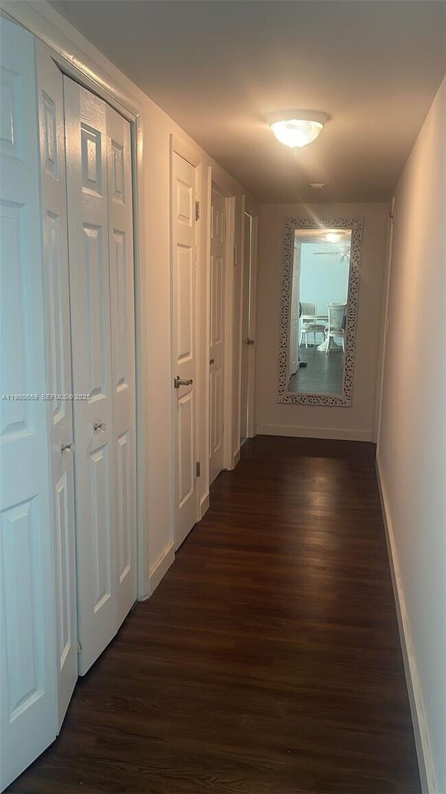 1001 91st St in Bay Harbor Islands, FL - Foto de edificio - Building Photo