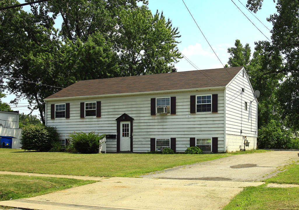 1203 W 44th St in Lorain, OH - Building Photo